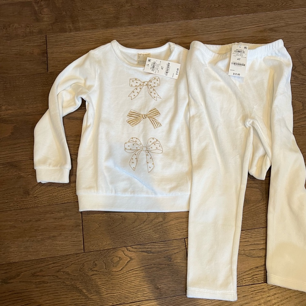 First Impressions Toddler Girl White Velour Outfit